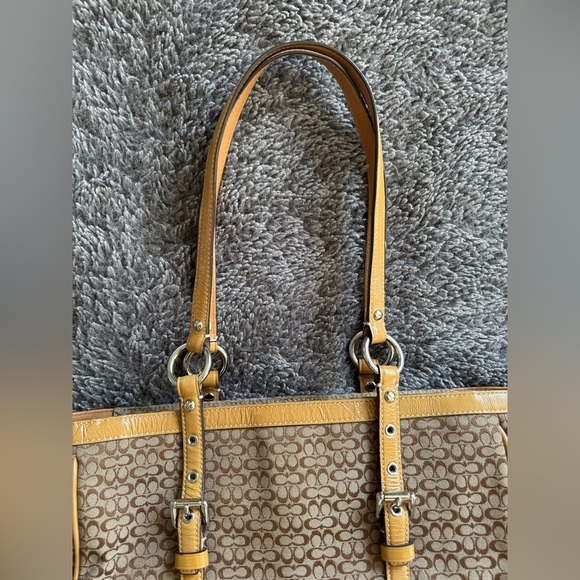 COACH Vintage Hadley Tote - Picture 16 of 16